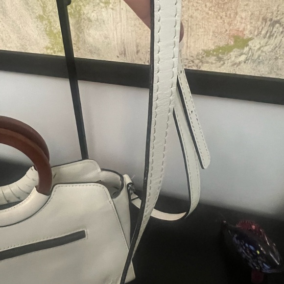 Patricia Nash White Floral Embroidered Handbag - Picture 12 of 12